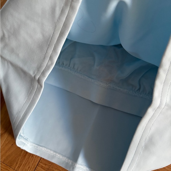 Lululemon Invigorate tank size 8 - Picture 4 of 5